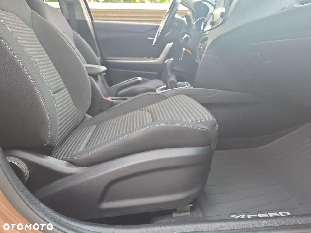 Kia XCeed 1.5 T-GDI M - 25