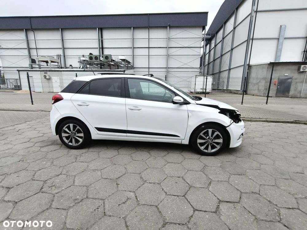 Hyundai i20 blue 1.4 Active Pure - 4