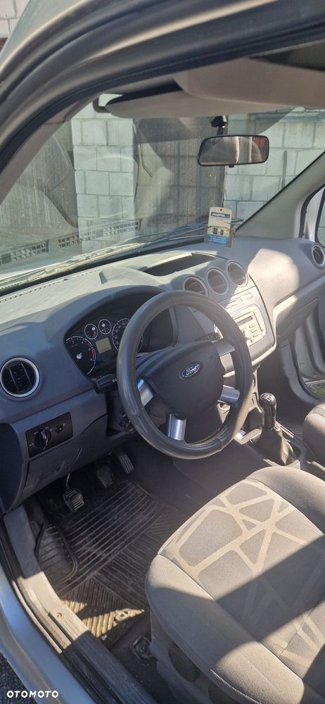 Ford Tourneo Connect - 8