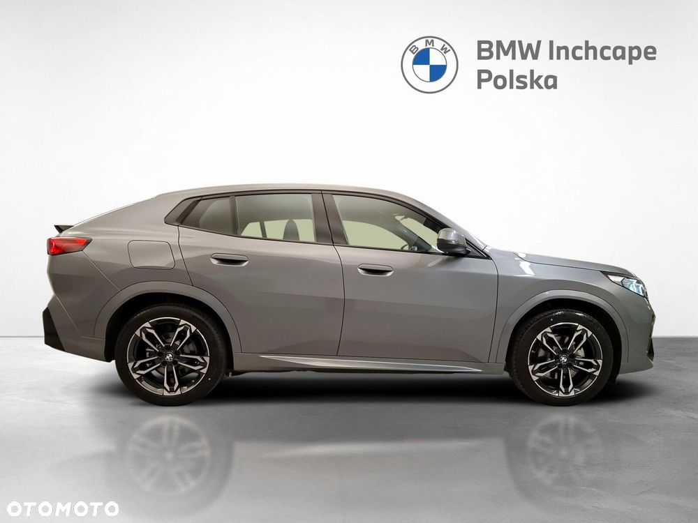BMW iX2 eDrive20 66.5kWh M Sport Edition - 7