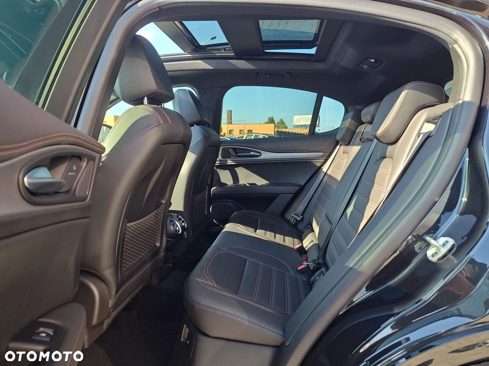 Alfa Romeo Stelvio - 13