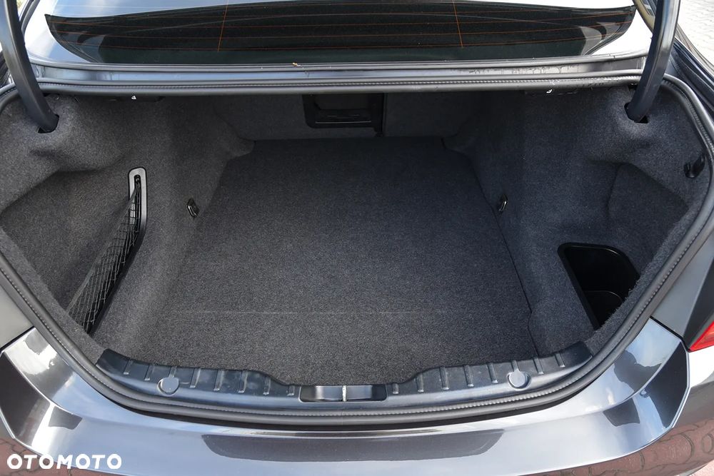 BMW Seria 5 520d - 37
