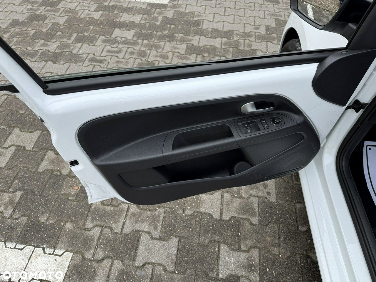 Volkswagen up! - 18