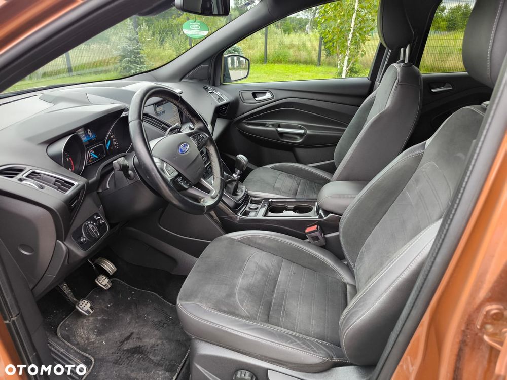 Ford Kuga 2.0 TDCi AWD ST-Line - 24