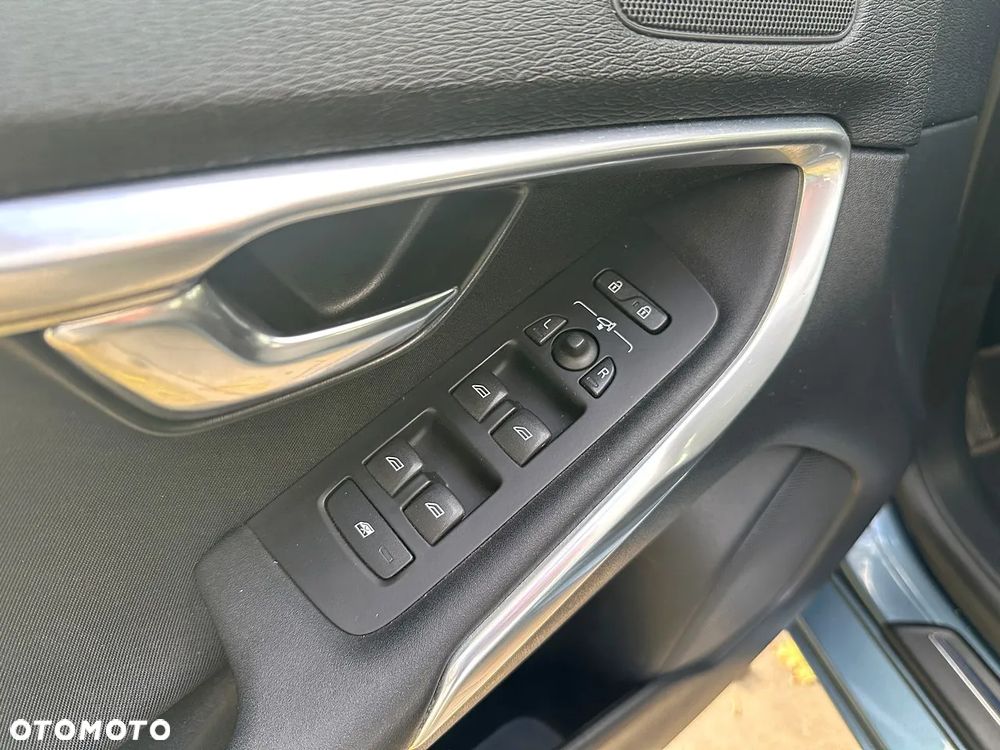 Volvo V40 D3 Momentum - 11
