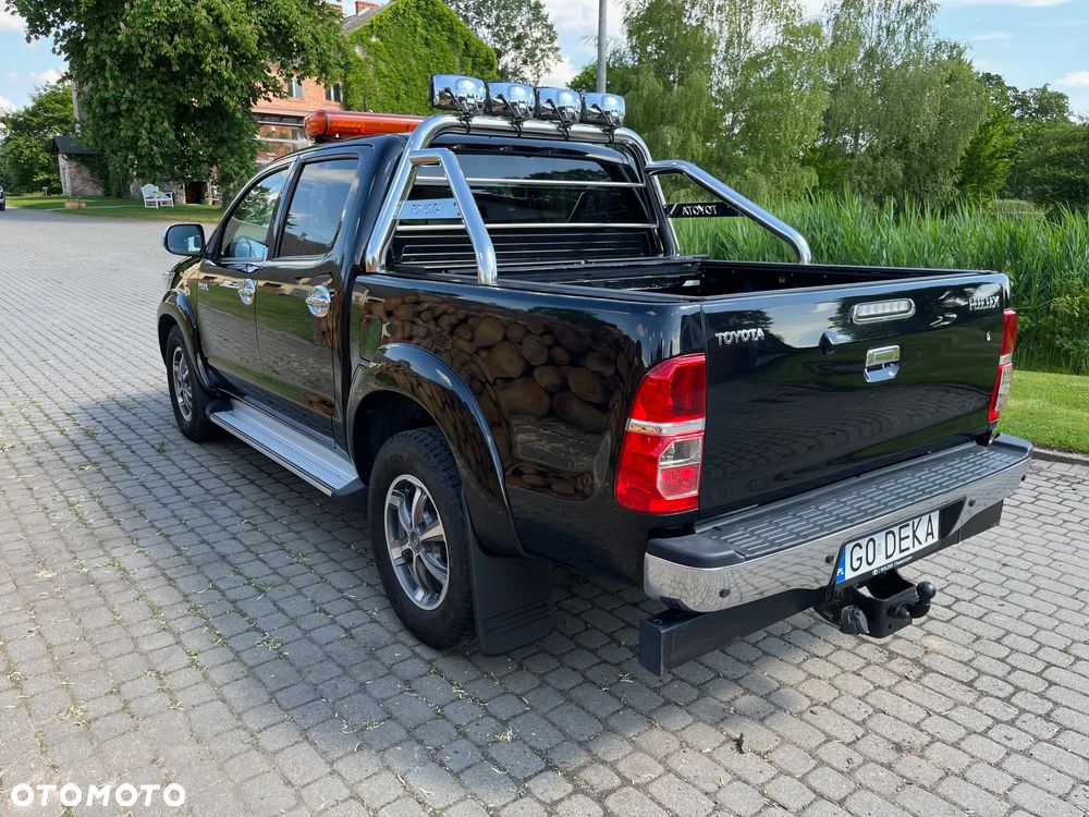 Toyota Hilux 3.0 D-4D SR5 - 13