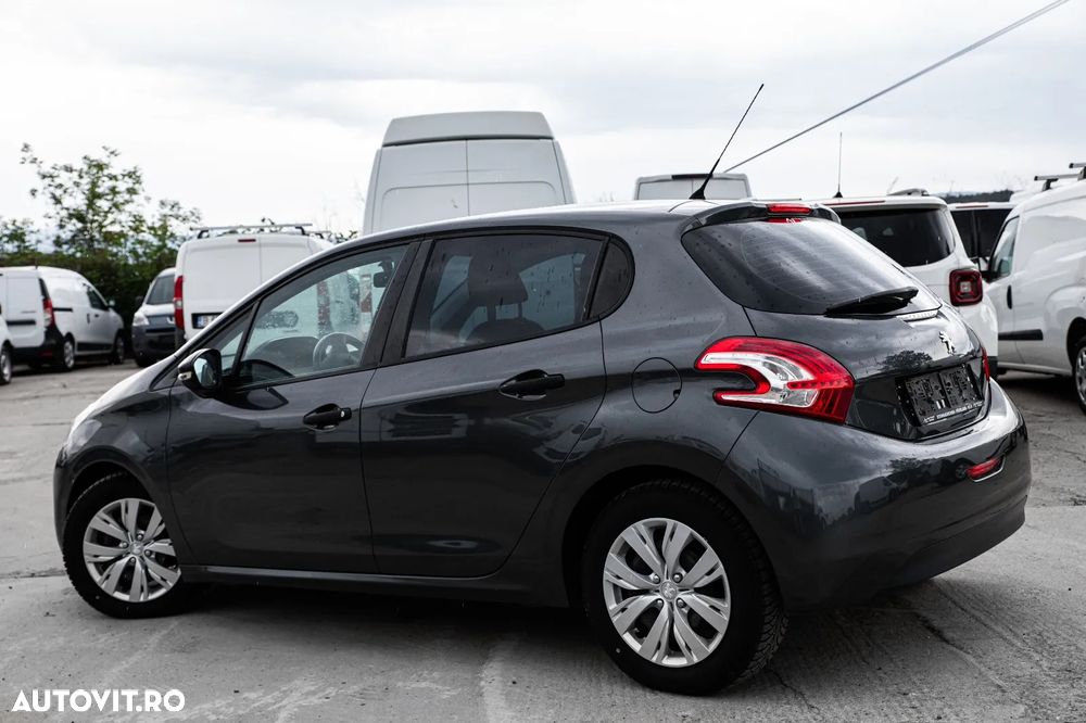 Peugeot 208 1.0 L PureTech Active - 14
