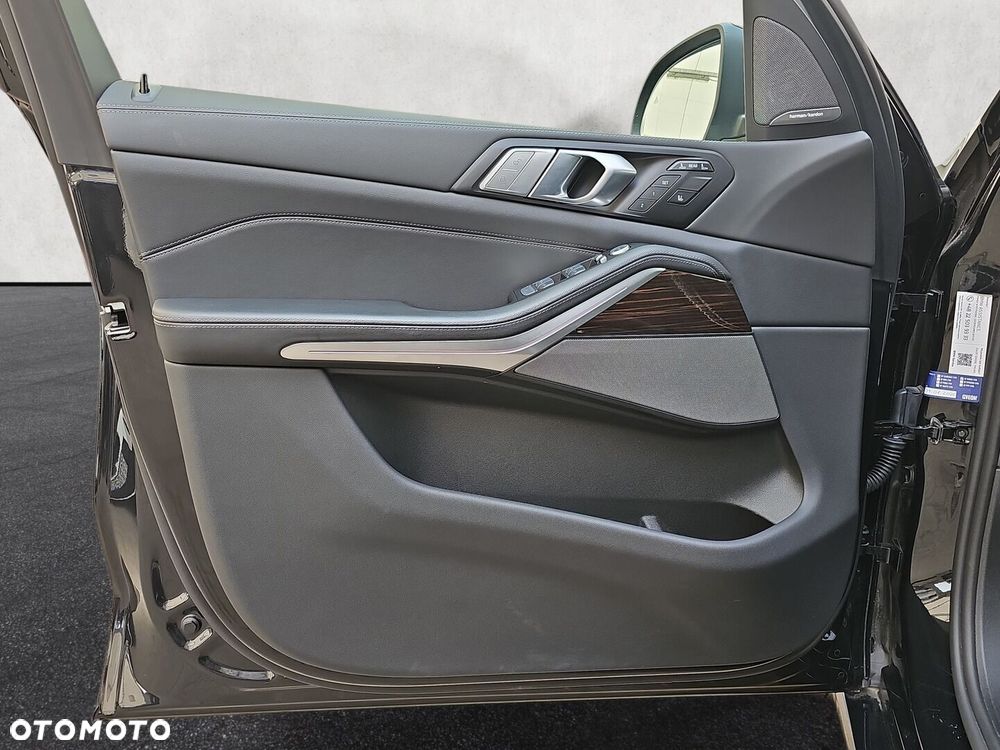 BMW X7 xDrive40d mHEV - 23