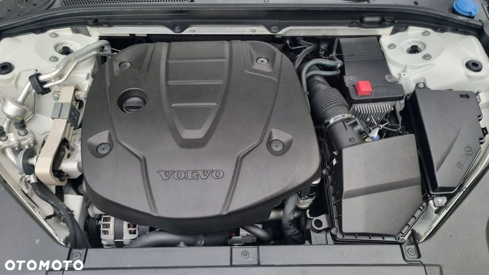 Volvo V90 Cross Country - 13