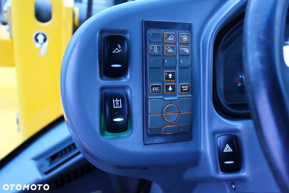 Volvo L30G - 24