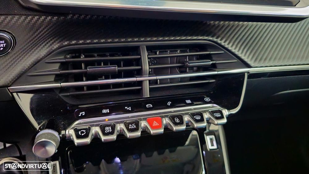 Peugeot e-2008 Allure - 17