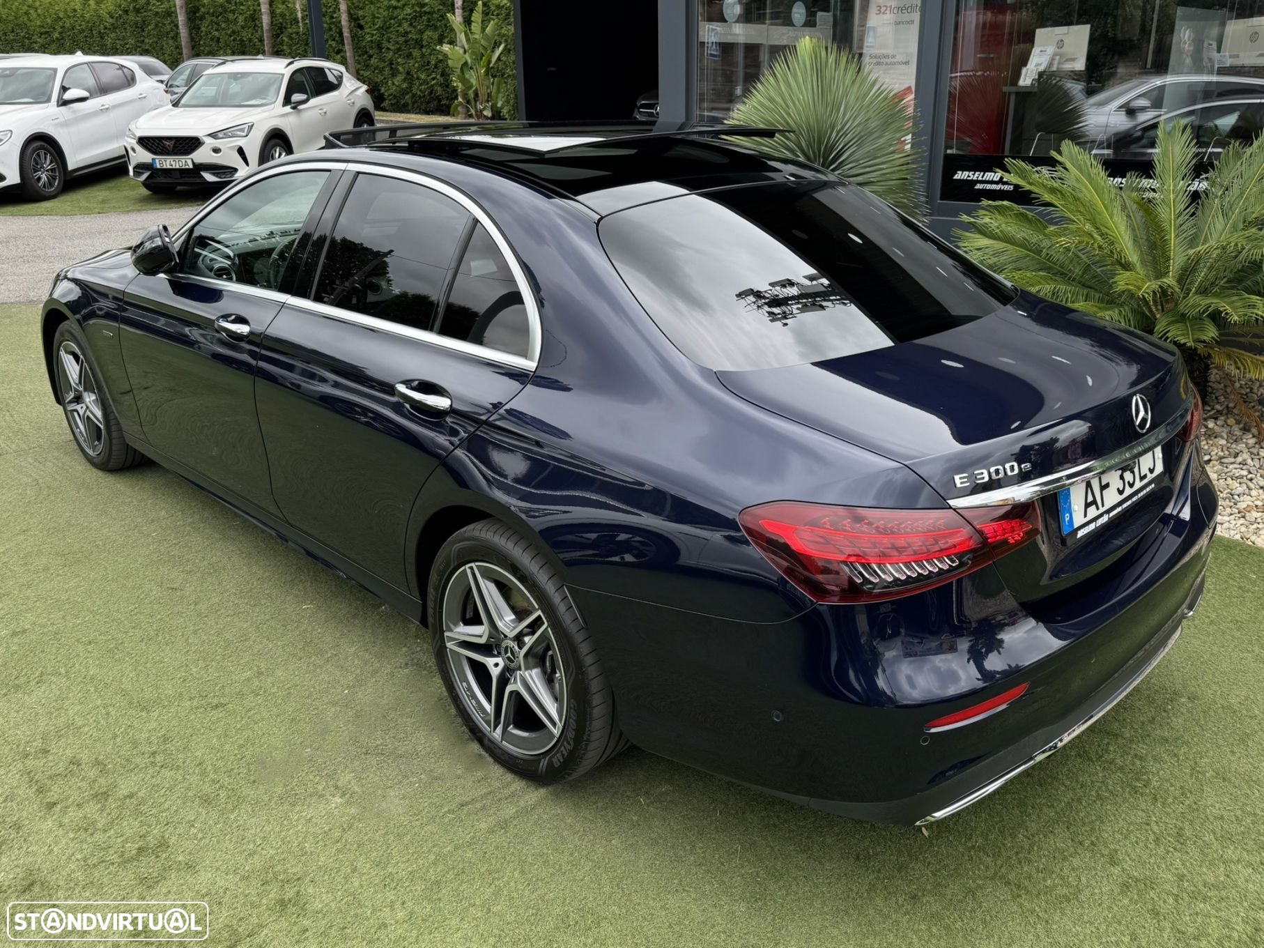 Mercedes-Benz E 300 e AMG Line - 17