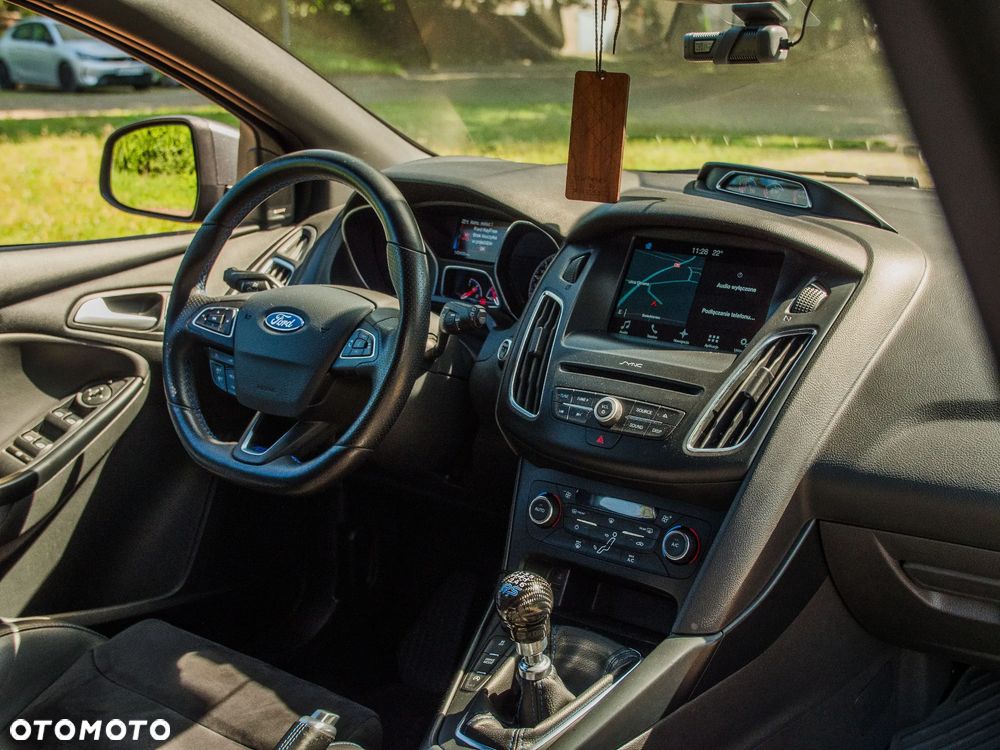 Ford Focus - 36