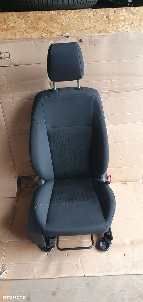 Fotel pasażera prawy przód przedni Ford Focus Mk3 Lift - 7