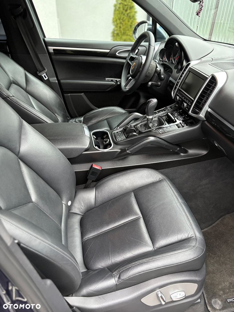 Porsche Cayenne Platinum Edition - 28