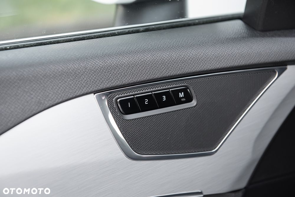 Volvo XC 90 D5 AWD Geartronic Momentum - 16