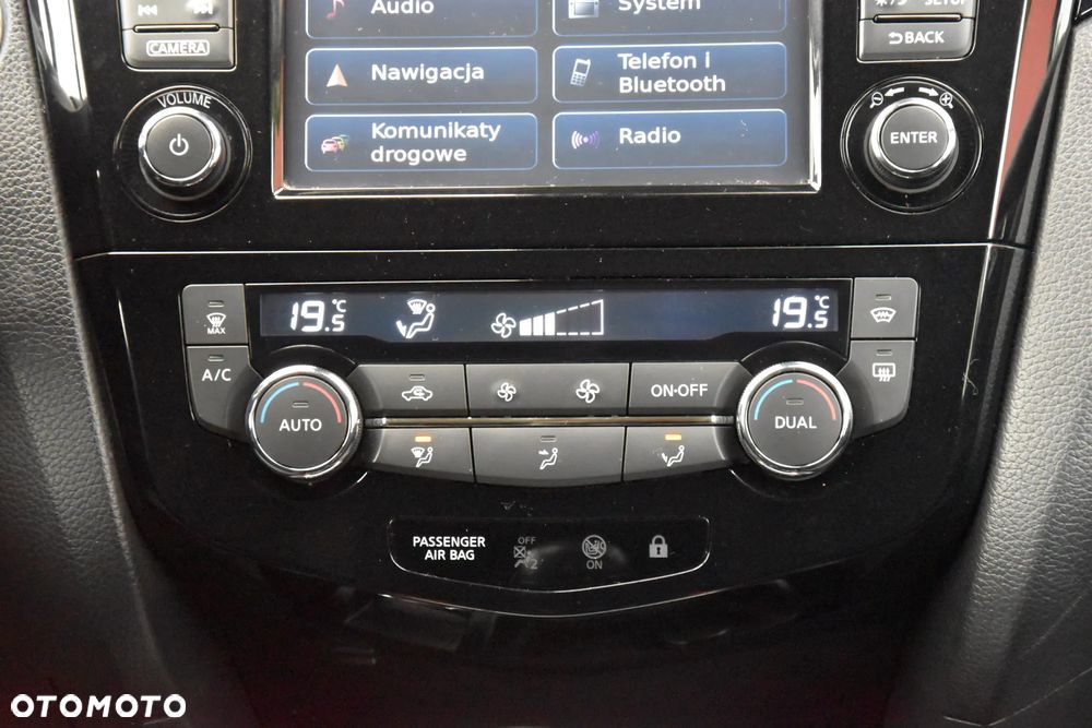 Nissan Qashqai 1.6 DIG-T N-Connecta - 29