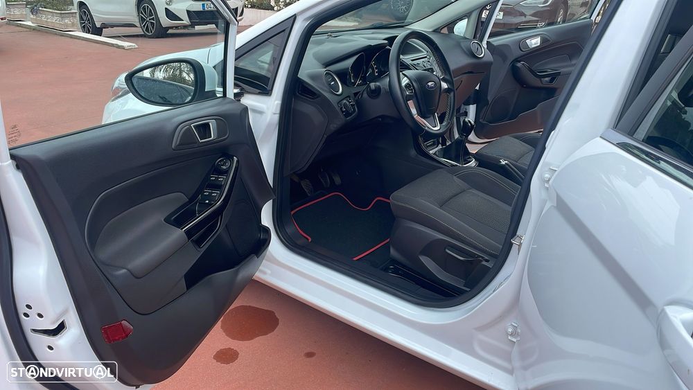 Ford Fiesta 1.0 EcoBoost S&S TITANIUM - 25