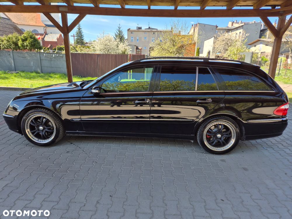 Mercedes-Benz Klasa E 240 4Matic Elegance - 4