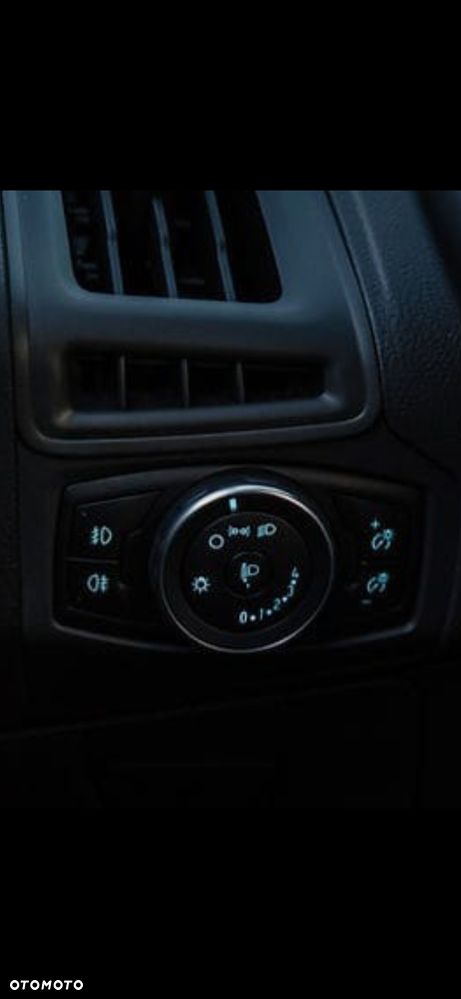 Ford Focus 1.6 SYNC Edition - 23