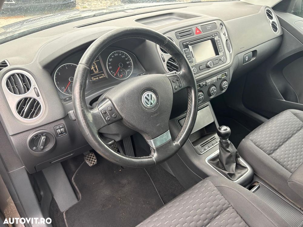 Volkswagen Tiguan - 11