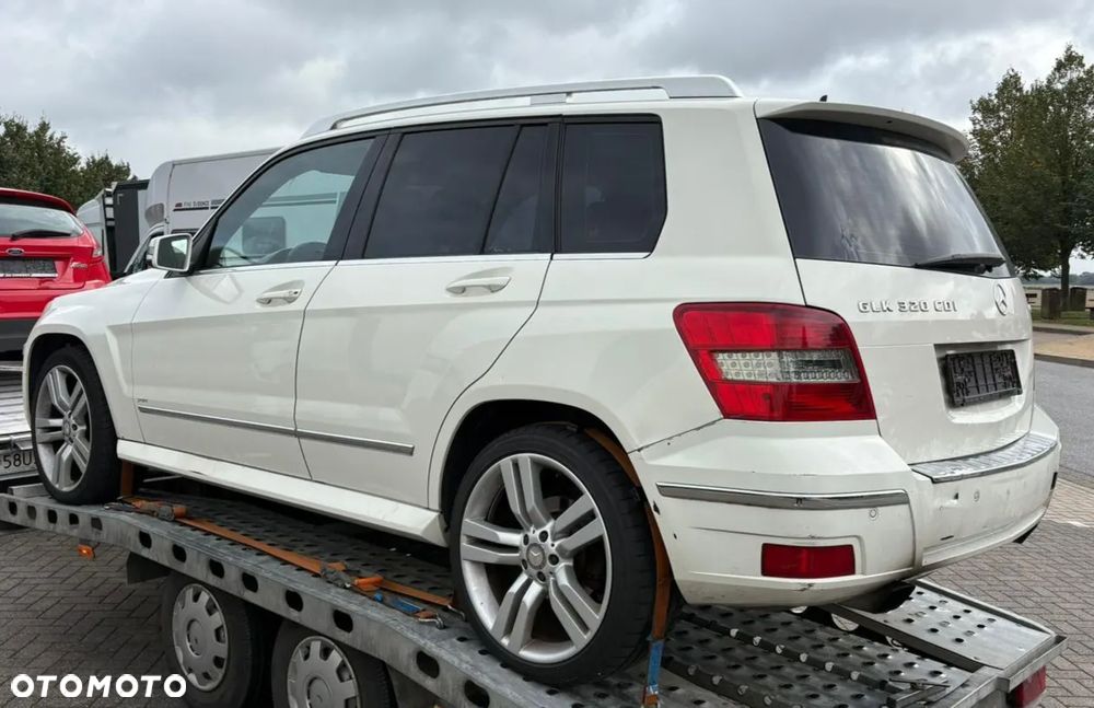 Mercedes-Benz GLK 320 CDI DPF 4Matic 7G-TRONIC Edition 1 - 4