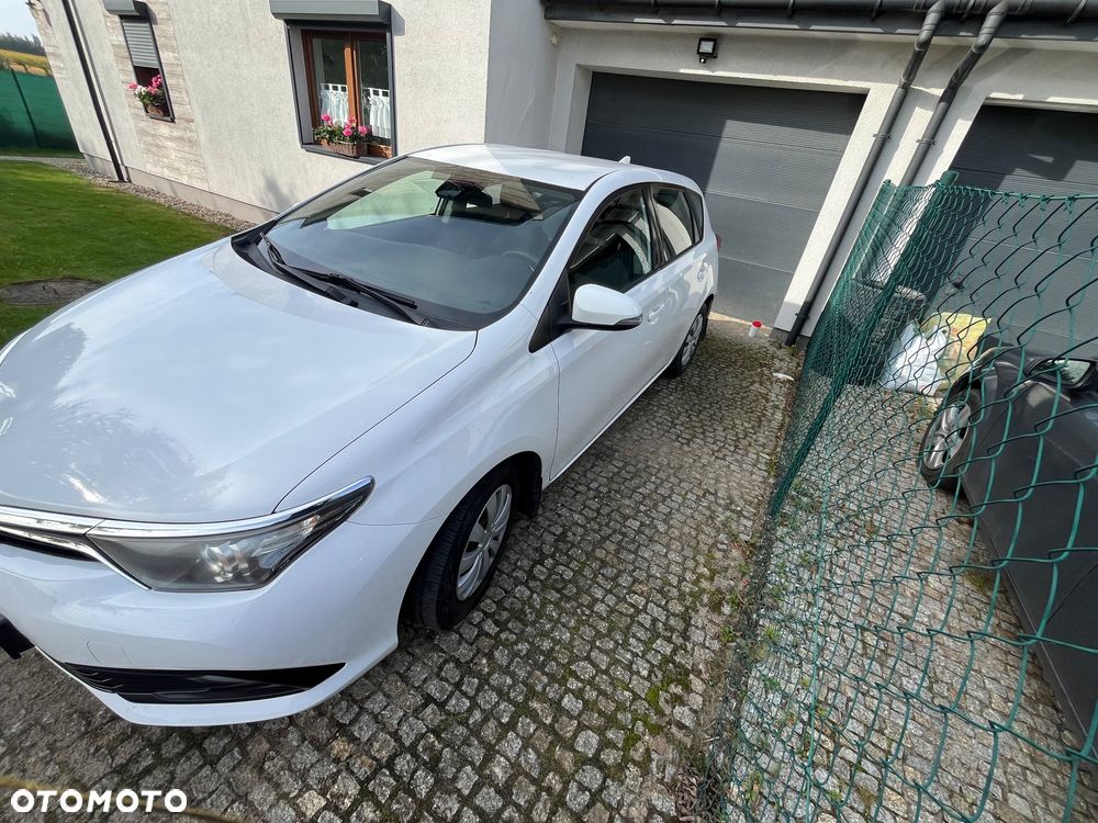 Toyota Auris - 4