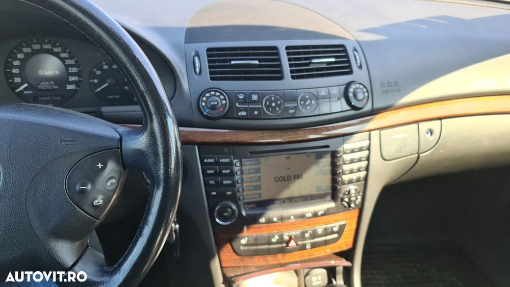 Mercedes-Benz E 200 KOMPRESSOR Elegance - 24