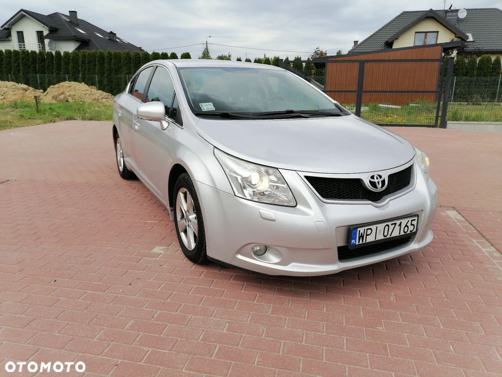 Toyota Avensis 2.0 D-4D 2010 - 1