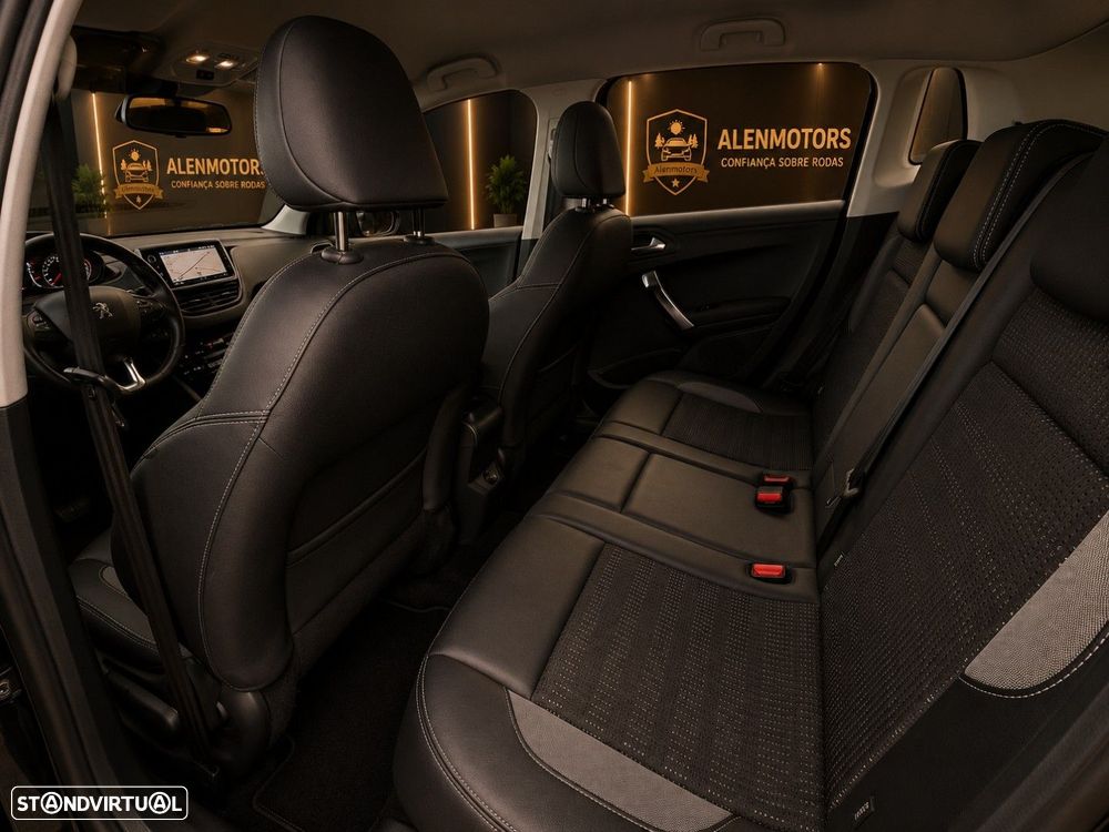 Peugeot 2008 1.2 PureTech Allure EAT6 - 16