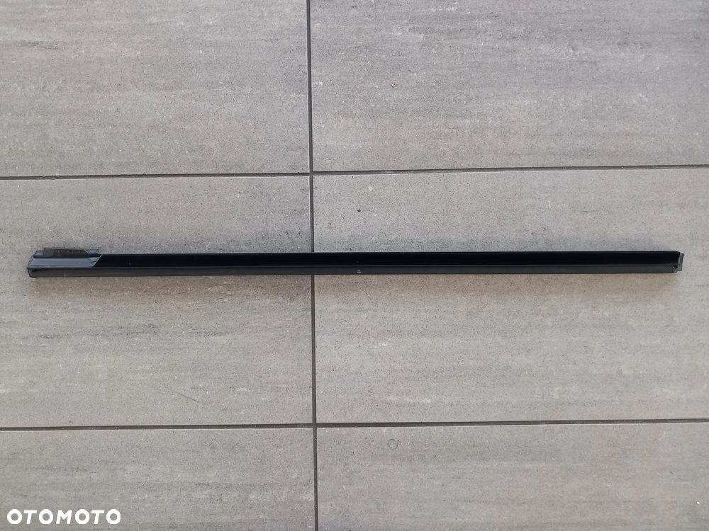 Uszczelka zewnętrzna szyby drzwi tylnych - prawa taśma Ford Focus 1748426 - 3