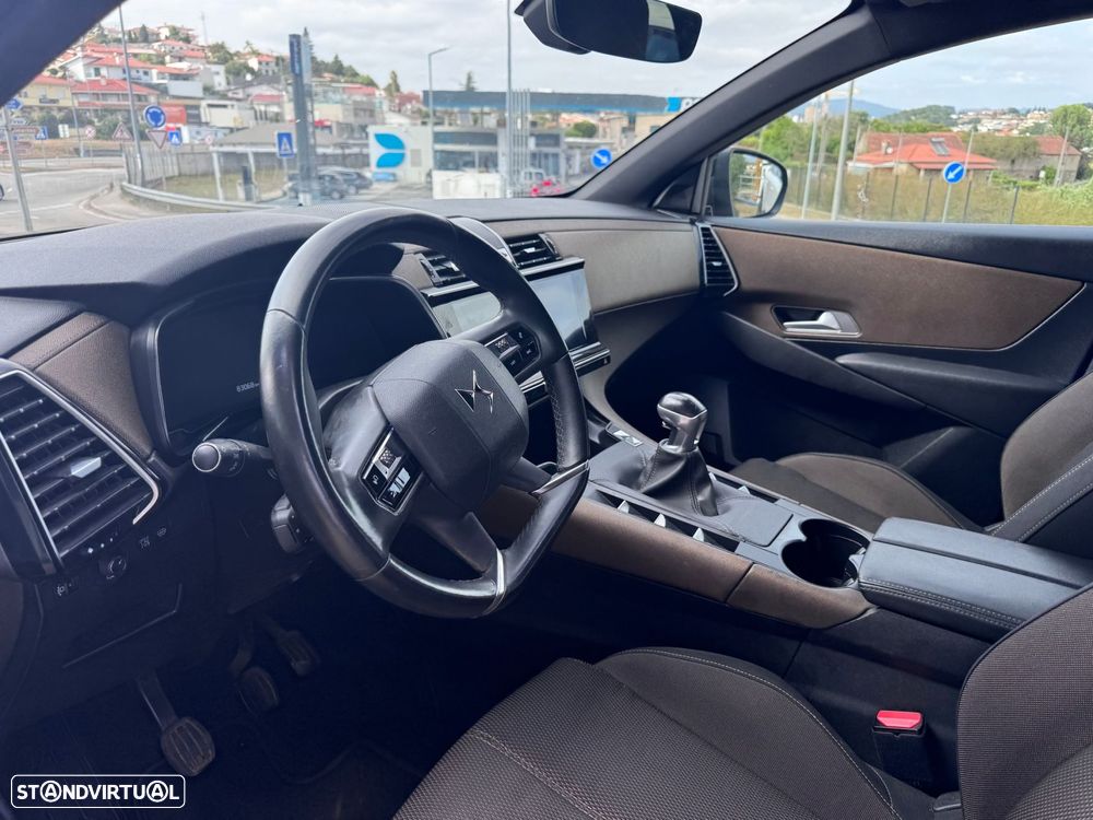 DS DS7 Crossback - 11