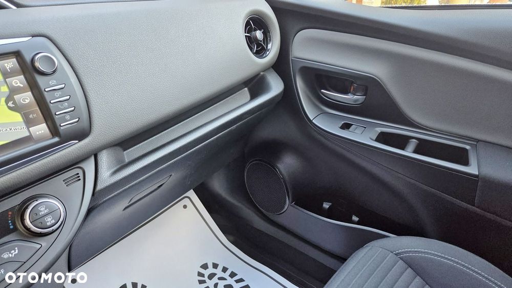 Toyota Yaris Hybrid 100 Premium EU6 - 35
