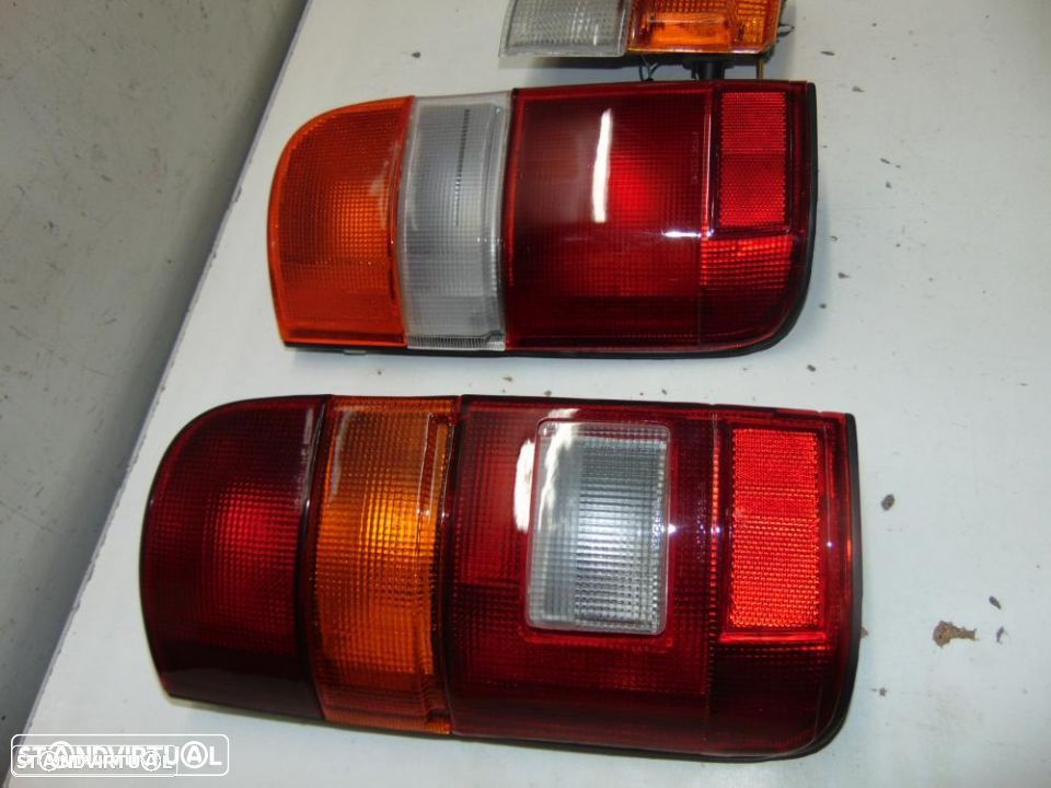 Toyota Hiace farolins - 2