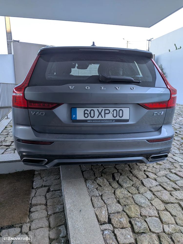 Volvo V60 2.0 D4 R-Design Geartronic - 4