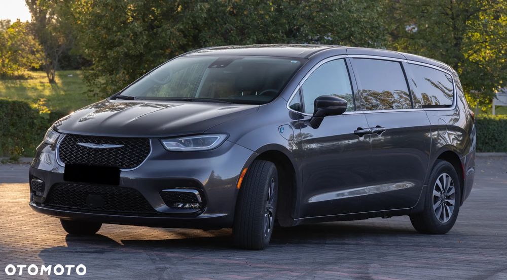 Chrysler Pacifica - 4