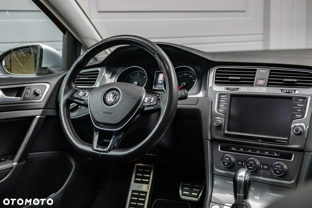 Volkswagen Golf - 12