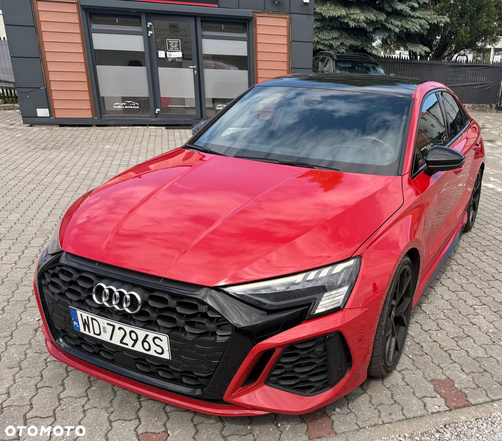 Audi RS3 Limousine - 1