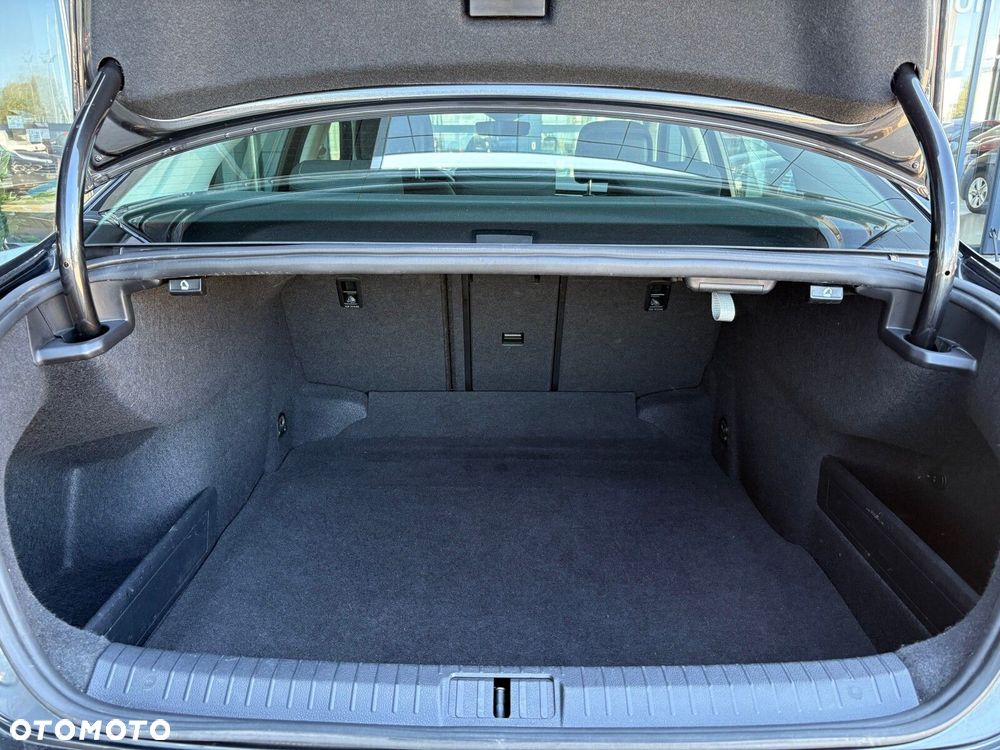 Volkswagen Passat 2.0 TDI EVO Business DSG - 18