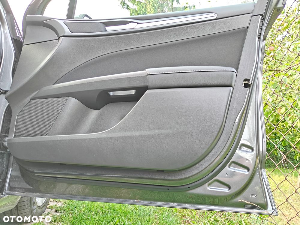 Ford Mondeo 2.0 TDCi Titanium PowerShift - 30