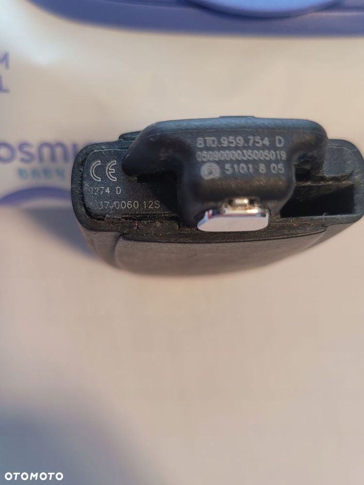 kluczyk pilot audi a4 b8 a5 8t0959754d kompletny - 3