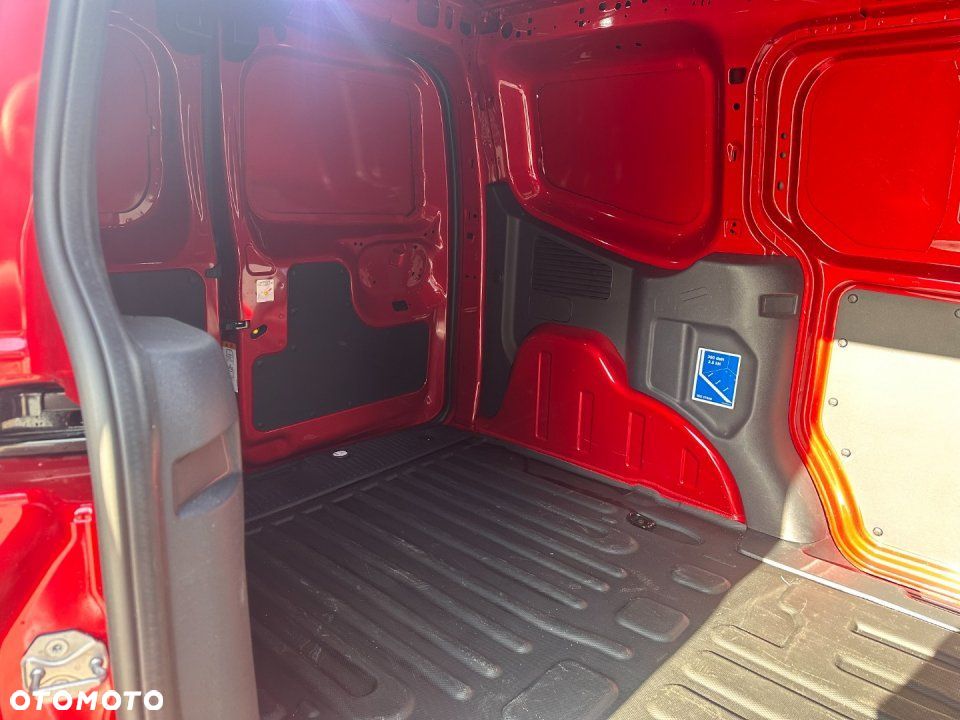 Ford Transit Courier - 12