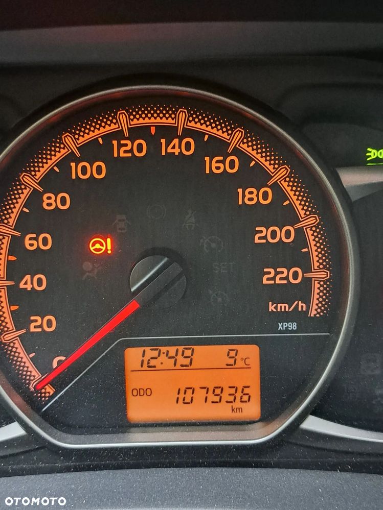 Toyota Yaris - 8