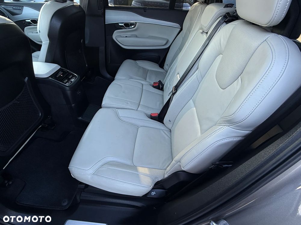 Volvo XC 90 T8 AWD Recharge Geartronic RDesign Edition - 32