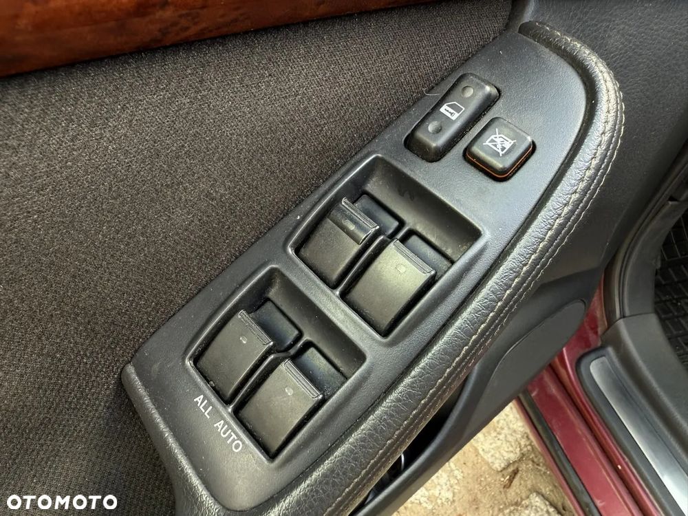 Toyota Avensis 1.8 VVT-i Sol - 13