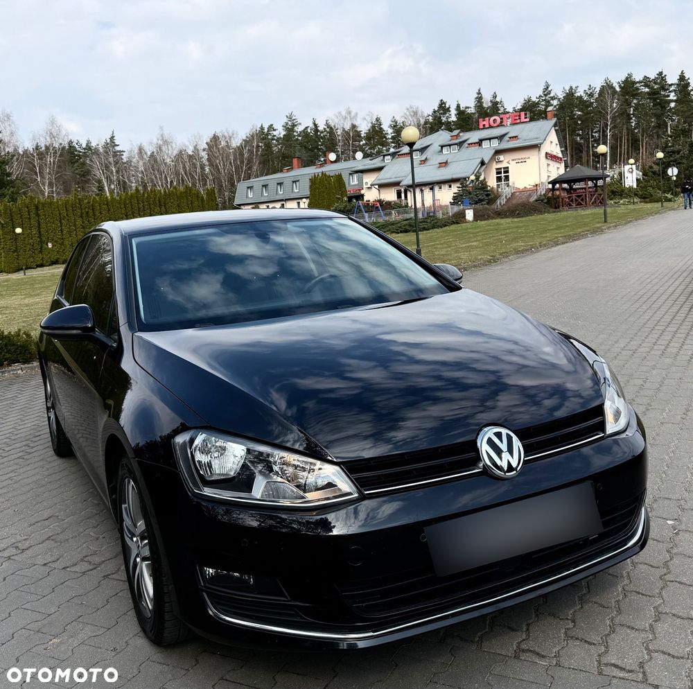 Volkswagen Golf 1.2 TSI BlueMotion Technology Comfortline - 2