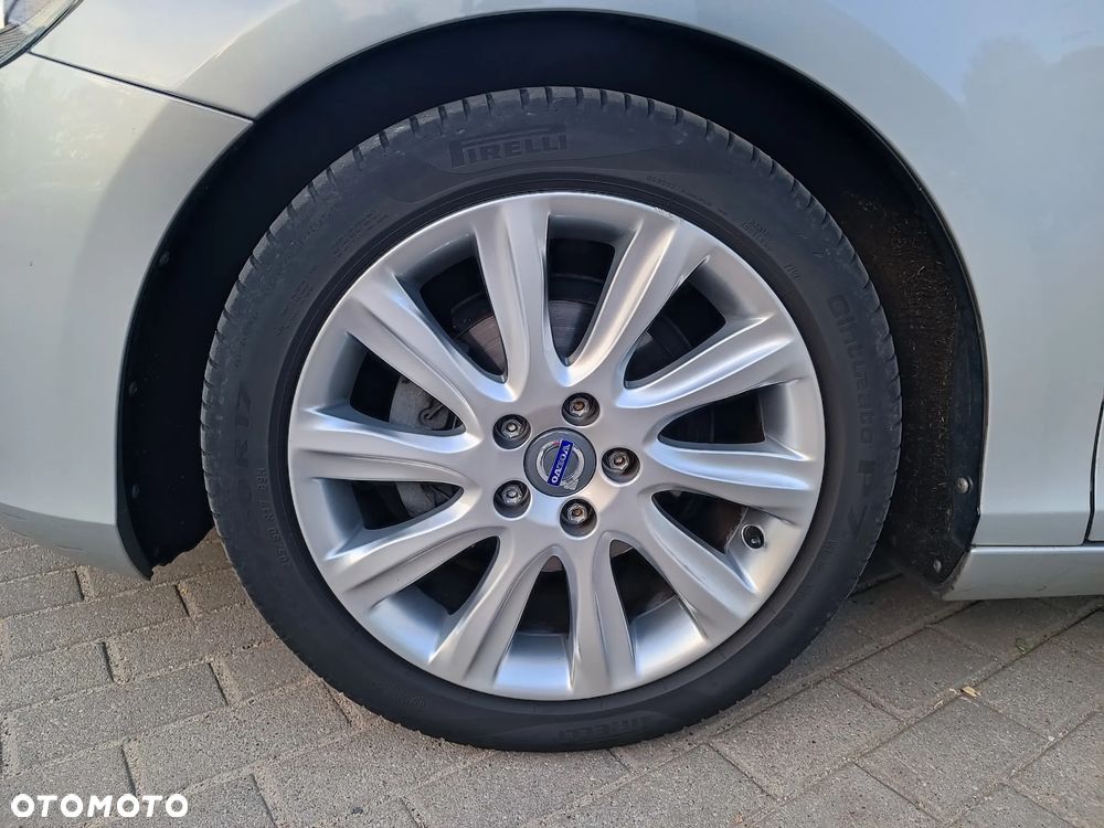 Volvo V40 D2 - 13