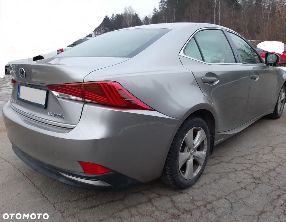 Lexus IS 300h Comfort - 4