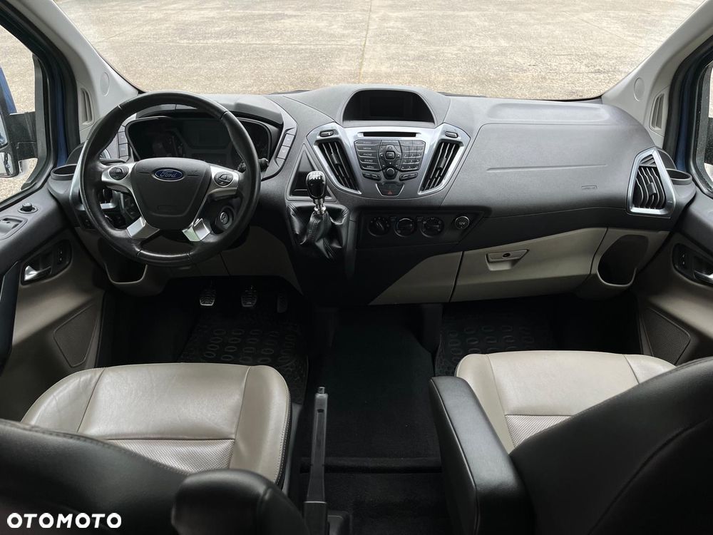 Ford Tourneo Custom 2.0 EcoBlue L1 Titanium - 13