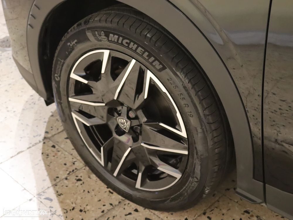 Peugeot 5008 1.2 Hybrid Allure Pack e-DCS6 - 44